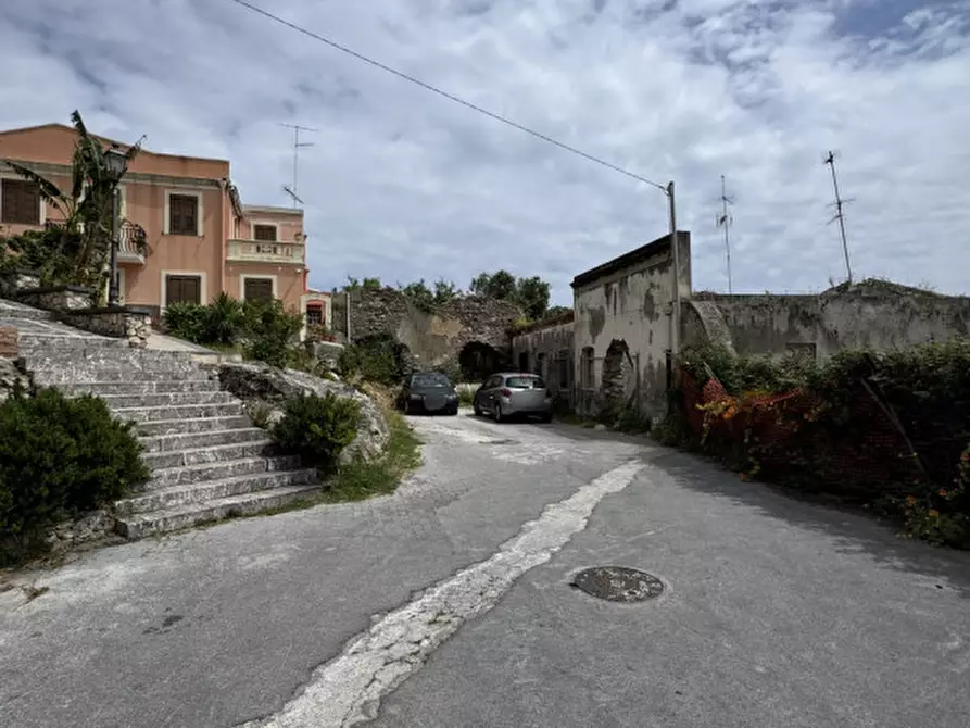 Immagine 10 di Casa indipendente in vendita  in Via Roccazze a Milazzo