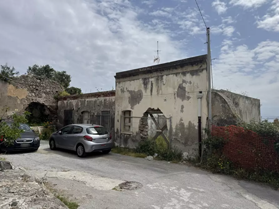 Immagine 15 di Casa indipendente in vendita  in Via Roccazze a Milazzo