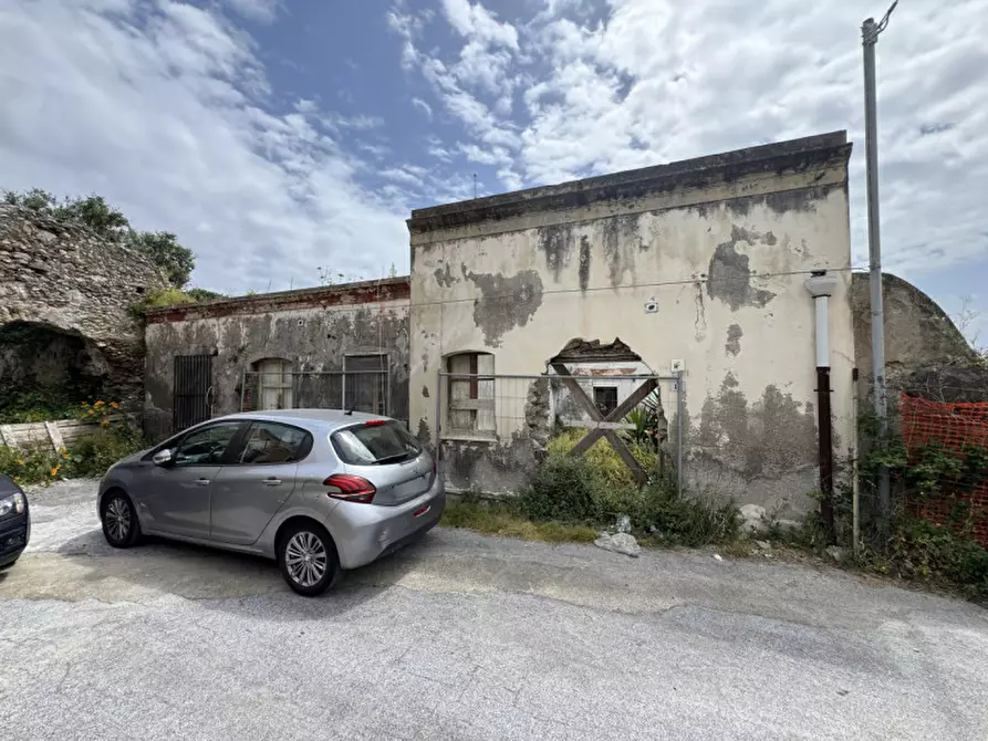 Immagine 16 di Casa indipendente in vendita  in Via Roccazze a Milazzo