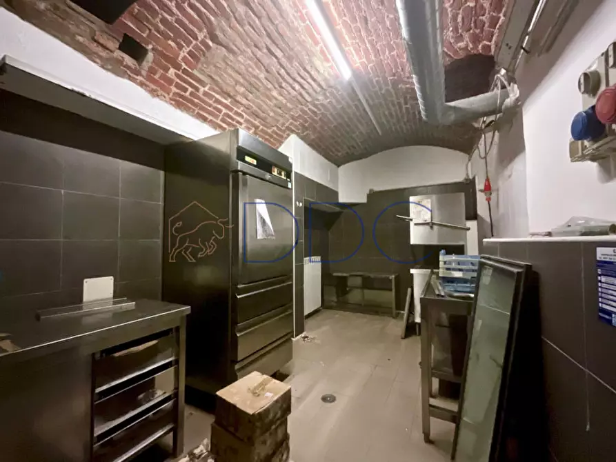 Immagine 18 di Negozio in vendita  in Via Matteo Pescatore 9 a Torino