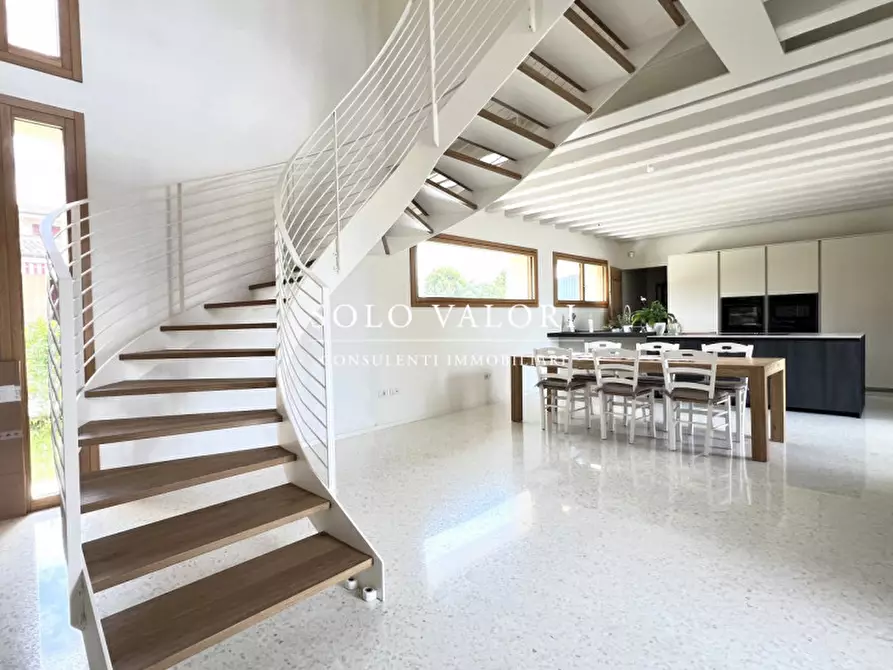 Immagine 5 di Villa in vendita  a Crocetta Del Montello