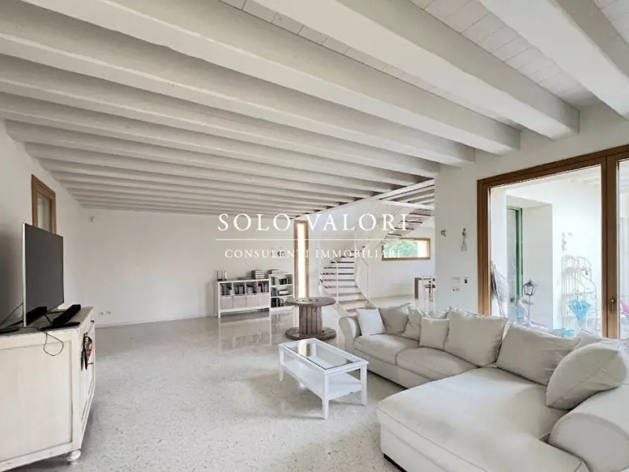 Immagine 8 di Villa in vendita  a Crocetta Del Montello