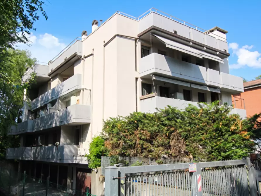 Immagine 2 di Appartamento in vendita  in Via Rivani a Bologna