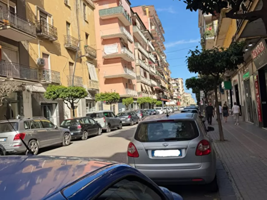 Immagine 2 di Negozio in vendita  in Via Giuseppe Mazzini 112 a Battipaglia