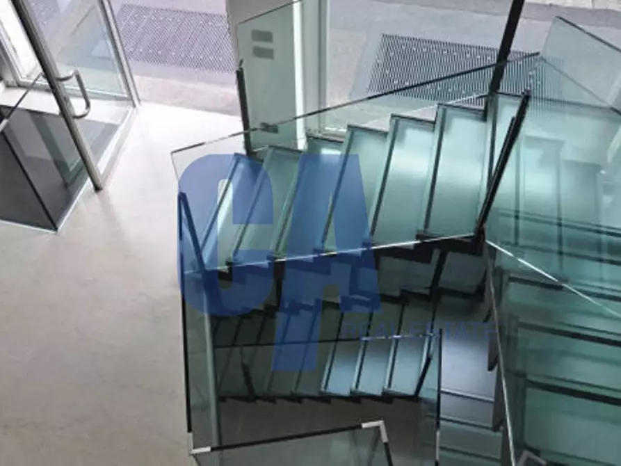 Immagine 1 di Negozio in affitto  in PIAZZA MISSORI GIUSEPPE a Milano