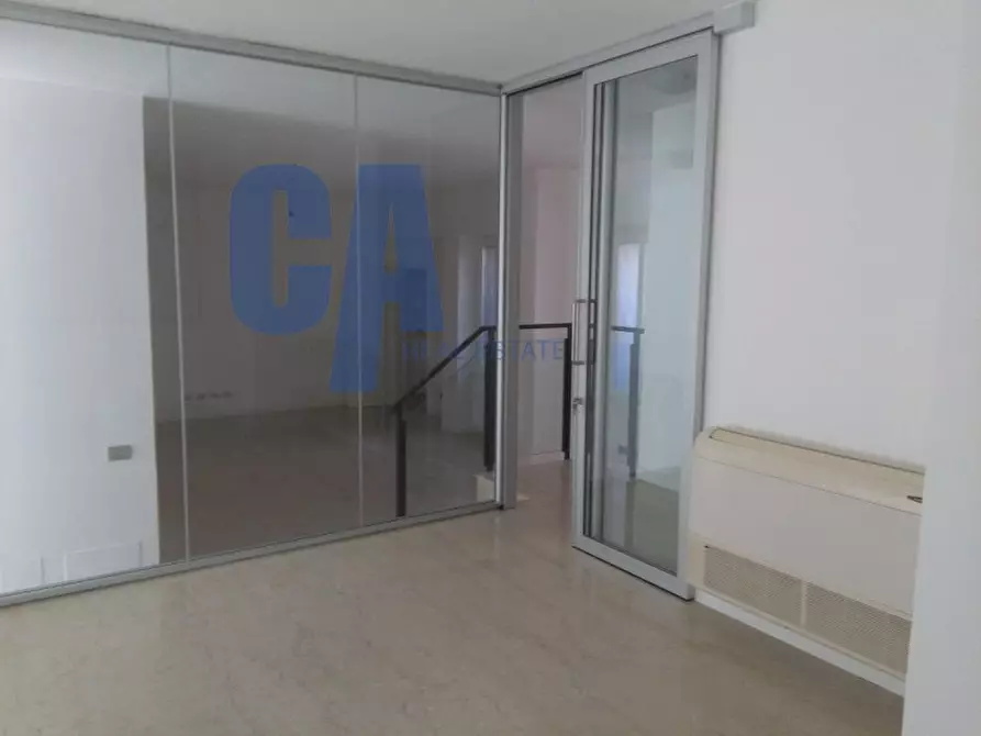 Immagine 20 di Negozio in affitto  in PIAZZA MISSORI GIUSEPPE a Milano