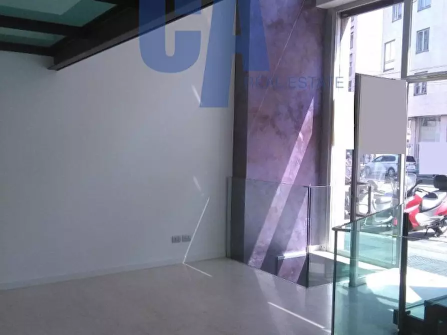 Immagine 22 di Negozio in affitto  in PIAZZA MISSORI GIUSEPPE a Milano