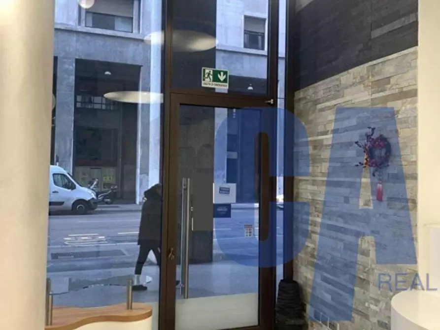 Immagine 20 di Negozio in affitto  in PIAZZA DIAZ ARMANDO a Milano