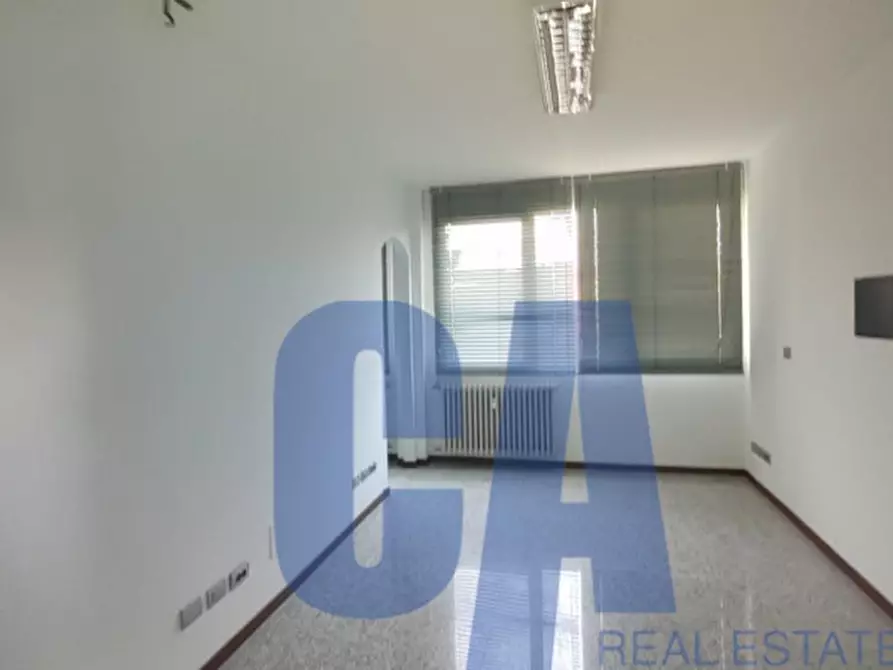 Immagine 12 di Ufficio in affitto  in VIA POPULONIA a Milano
