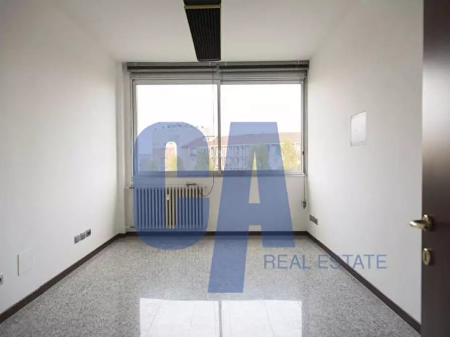Immagine 4 di Ufficio in affitto  in VIA POPULONIA a Milano