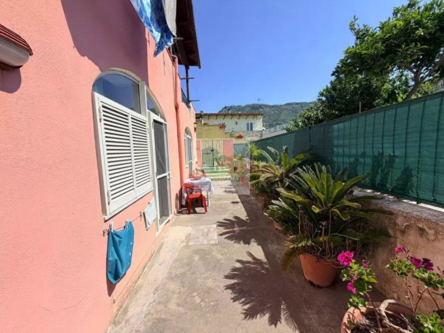 Immagine 2 di Casa bifamiliare in vendita  in via san gennaro 86 a Forio