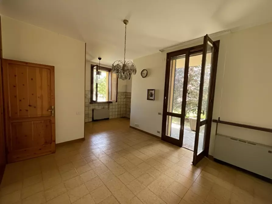 Immagine 5 di Villa in vendita  a Guastalla
