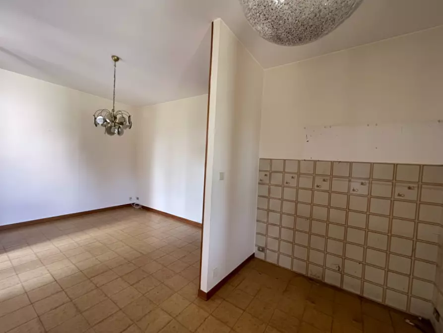 Immagine 8 di Villa in vendita  a Guastalla