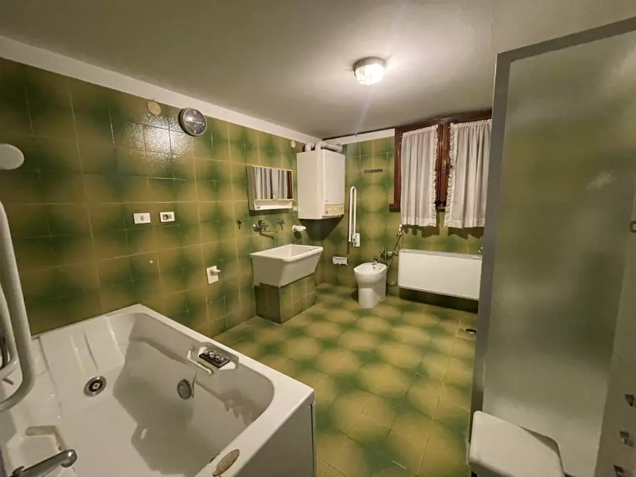 Immagine 22 di Villa in vendita  a Guastalla