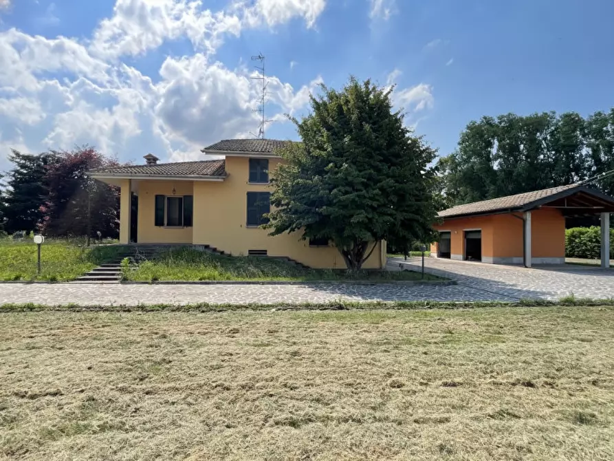 Immagine 27 di Villa in vendita  a Guastalla