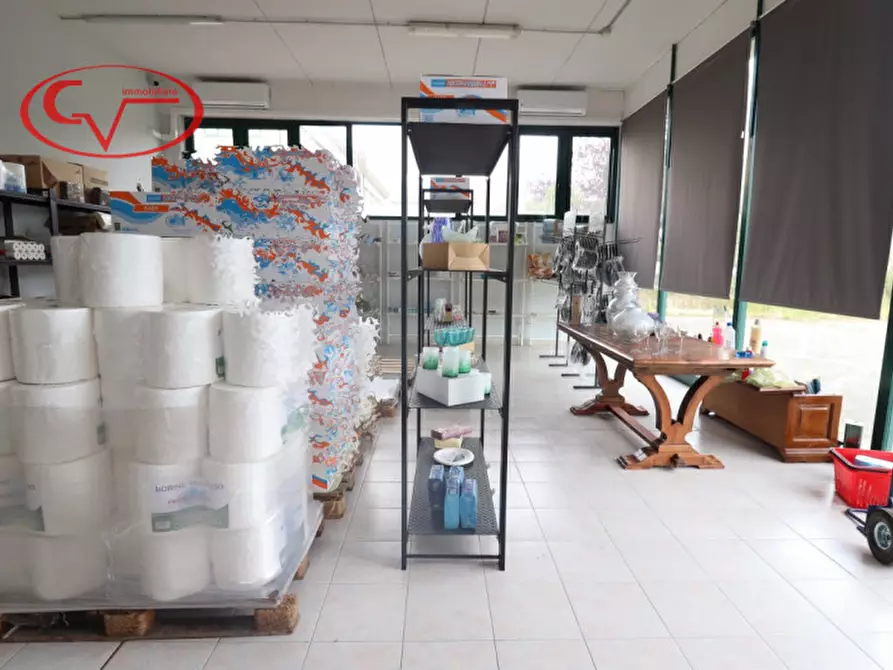 Immagine 7 di Laboratorio in vendita  in Via 16 Marzo a Loro Ciuffenna