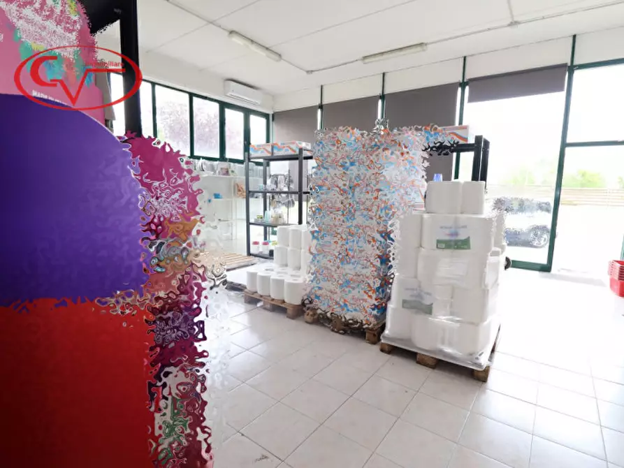 Immagine 11 di Laboratorio in vendita  in Via 16 Marzo a Loro Ciuffenna