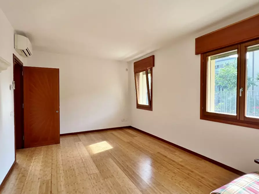 Immagine 23 di Casa indipendente in vendita  in Via Pizzardi a Vicenza