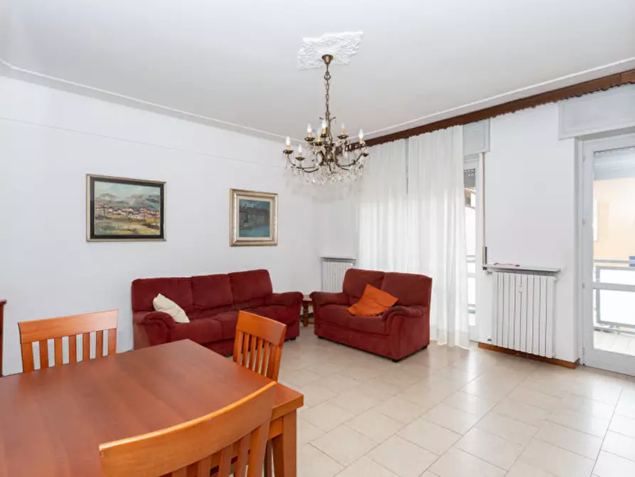 Immagine 5 di Appartamento in vendita  in Via Puccini  8 a Rho