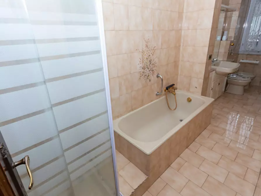 Immagine 35 di Appartamento in vendita  in Via Puccini  8 a Rho