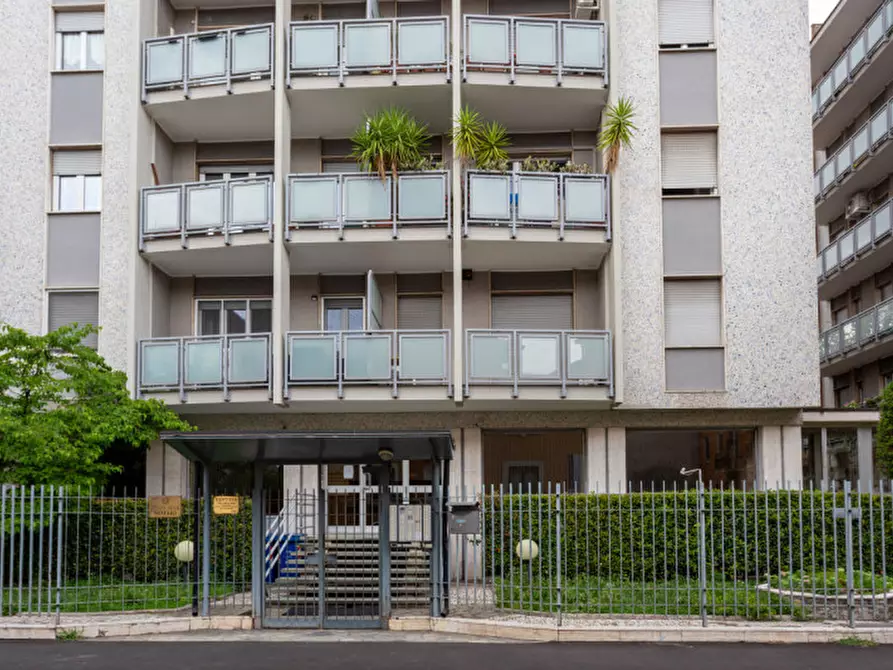 Immagine 51 di Appartamento in vendita  in Via Puccini  8 a Rho