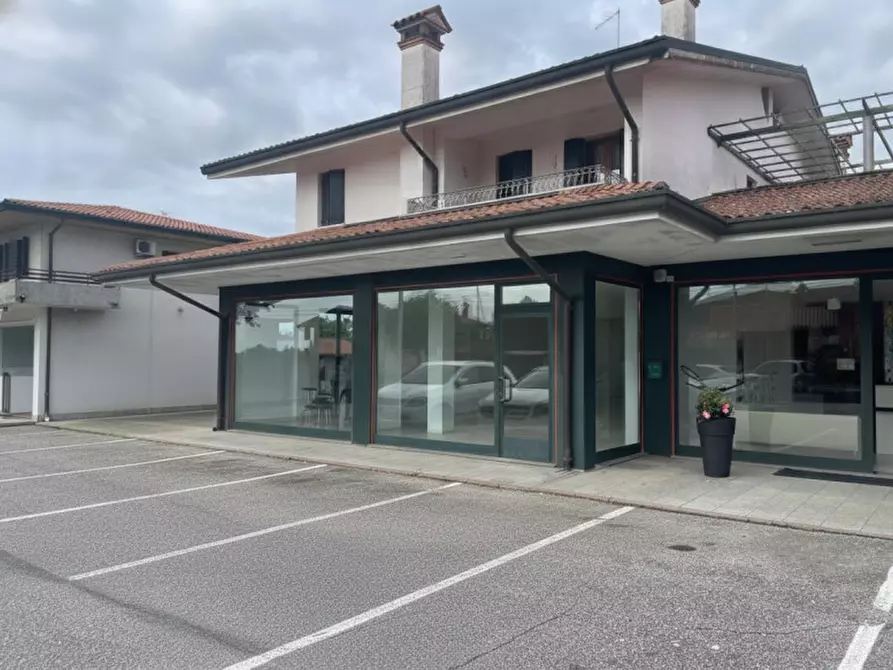 Immagine 1 di Attività commerciale in vendita  in VIA CASTELLANA a Altivole