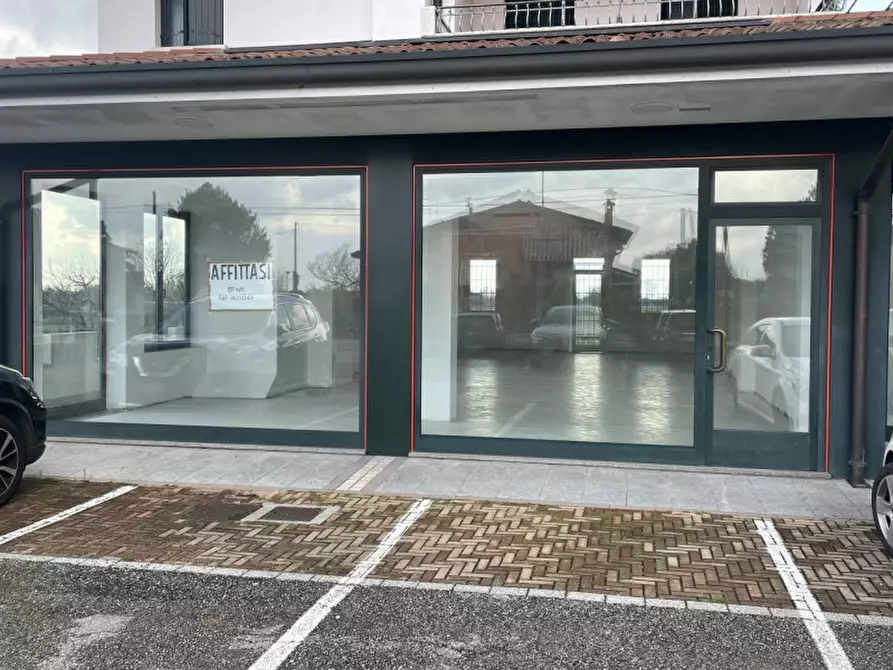 Immagine 3 di Attività commerciale in vendita  in VIA CASTELLANA a Altivole