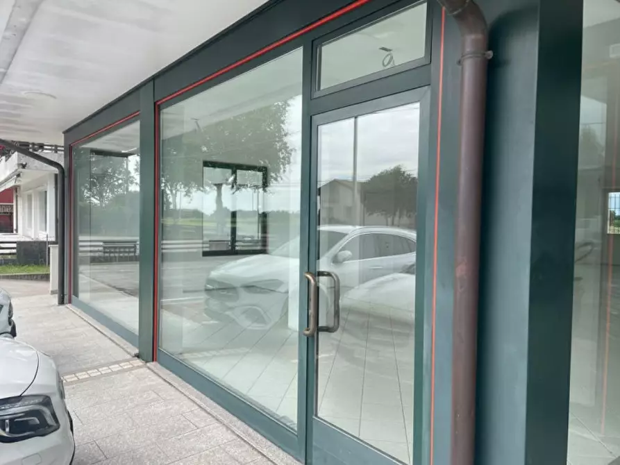 Immagine 4 di Attività commerciale in vendita  in VIA CASTELLANA a Altivole