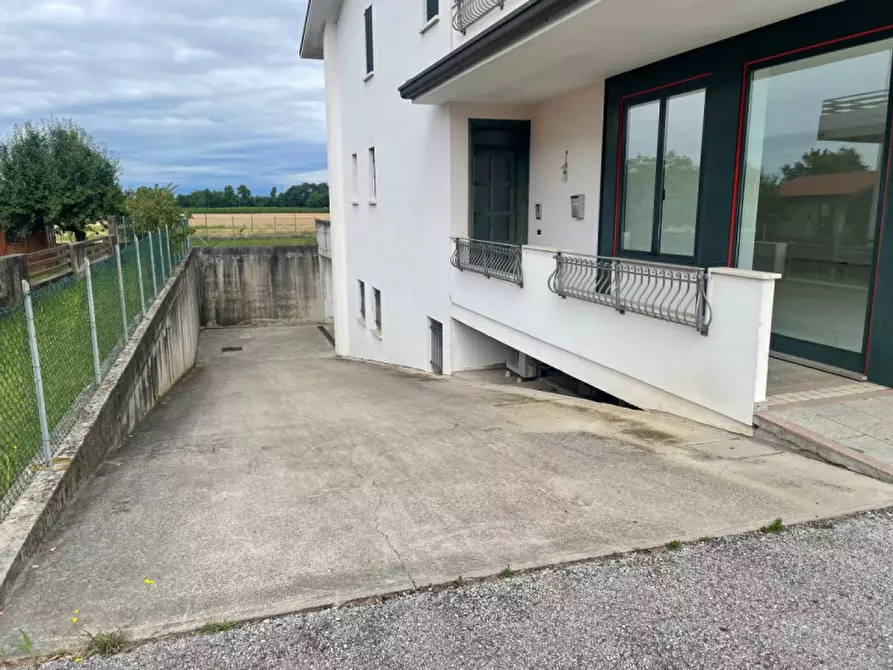 Immagine 6 di Attività commerciale in vendita  in VIA CASTELLANA a Altivole