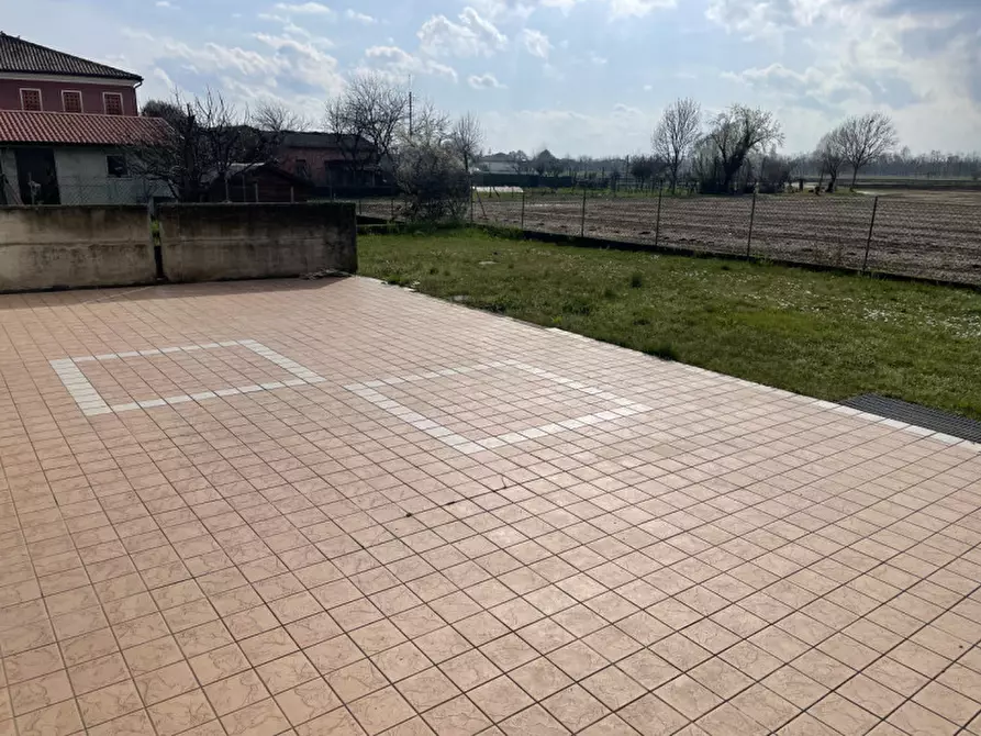 Immagine 17 di Attività commerciale in vendita  in VIA CASTELLANA a Altivole