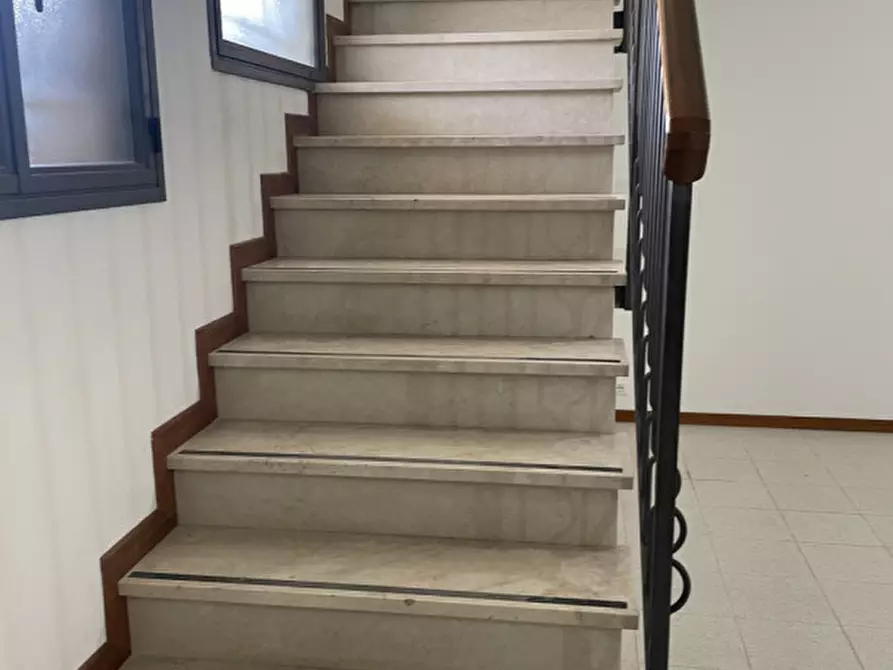 Immagine 19 di Attività commerciale in vendita  in VIA CASTELLANA a Altivole
