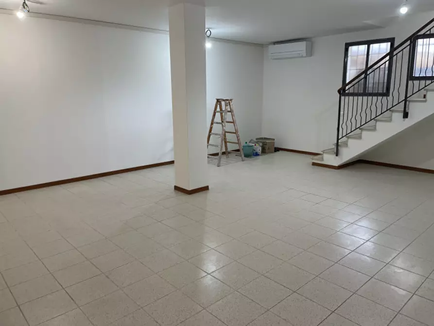 Immagine 20 di Attività commerciale in vendita  in VIA CASTELLANA a Altivole