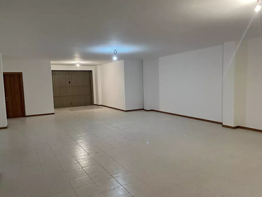 Immagine 25 di Attività commerciale in vendita  in VIA CASTELLANA a Altivole