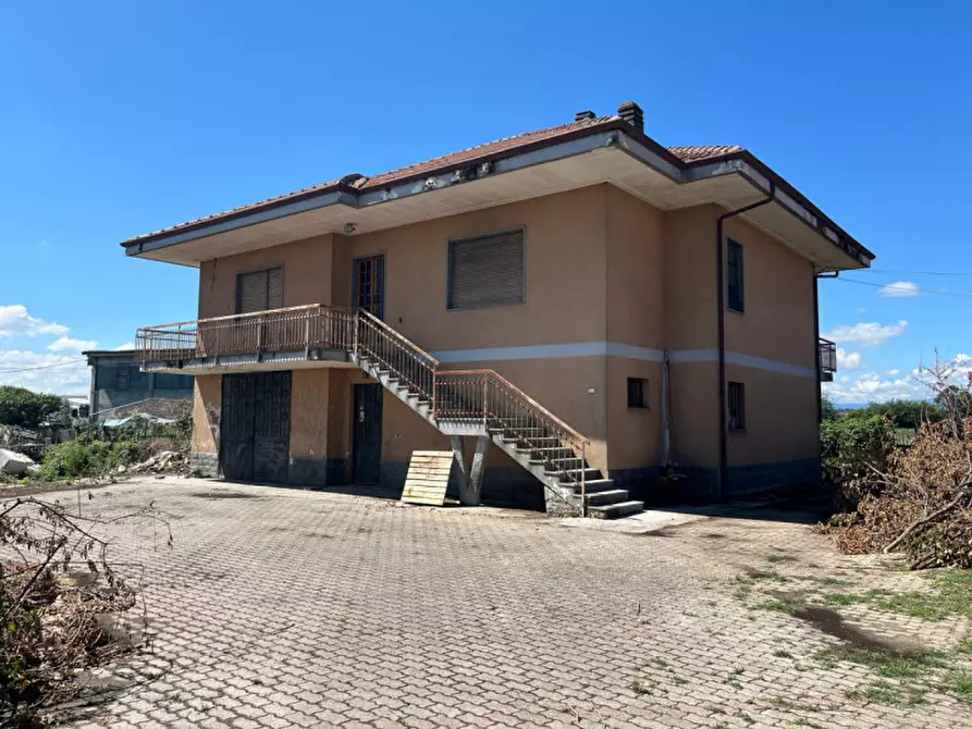 Immagine 1 di Villa in vendita  in Corso Vittorio Veneto, 84 a Rivarolo Canavese