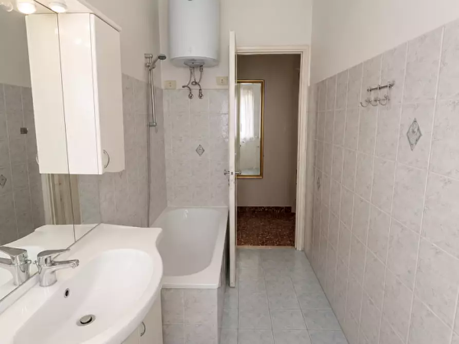 Immagine 9 di Appartamento in affitto  in Via dei Frassini a Roma