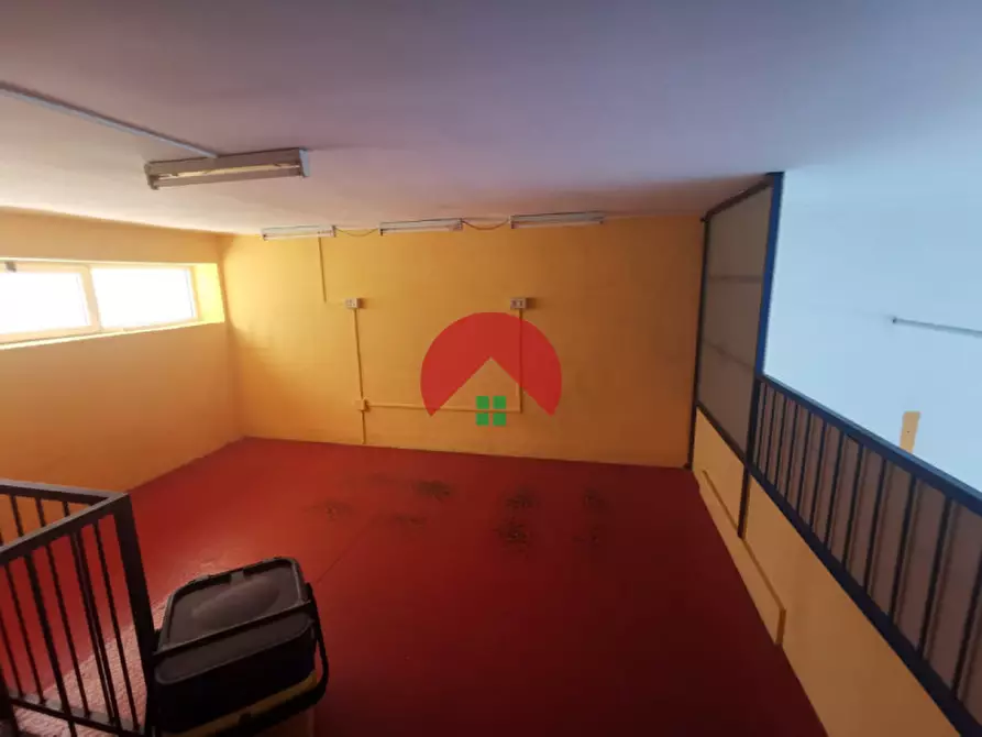 Immagine 9 di Negozio in vendita  in Via Giovanni Amendola a Matera