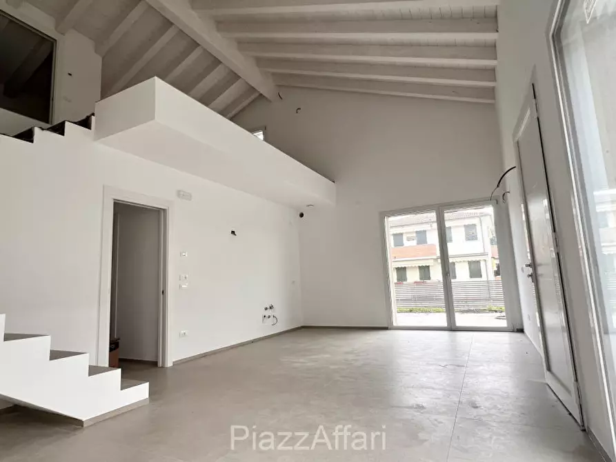 Immagine 1 di Casa bifamiliare in vendita  in Via Rovine a Campolongo Maggiore