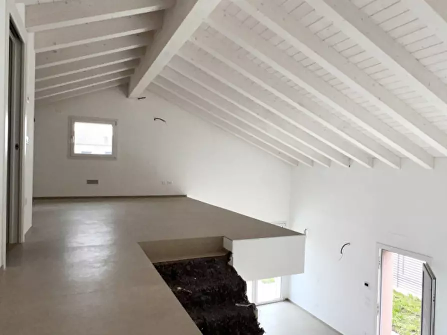 Immagine 9 di Casa bifamiliare in vendita  in Via Rovine a Campolongo Maggiore
