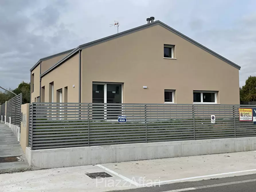 Immagine 35 di Casa bifamiliare in vendita  in Via Rovine a Campolongo Maggiore