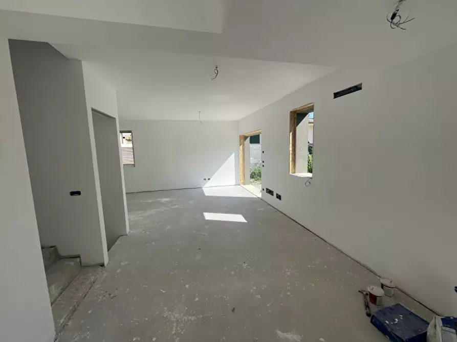Immagine 3 di Villetta a schiera in vendita  in Via Galileo Galilei a Asolo