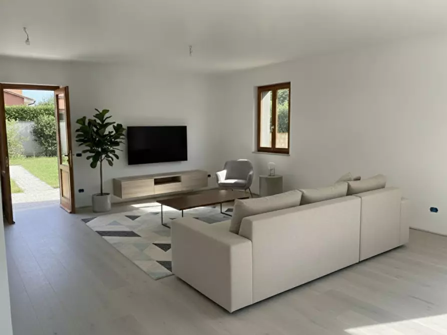 Immagine 4 di Villetta a schiera in vendita  in Via Galileo Galilei a Asolo