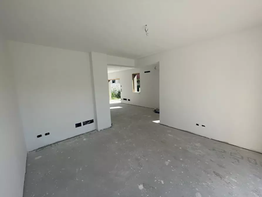 Immagine 5 di Villetta a schiera in vendita  in Via Galileo Galilei a Asolo