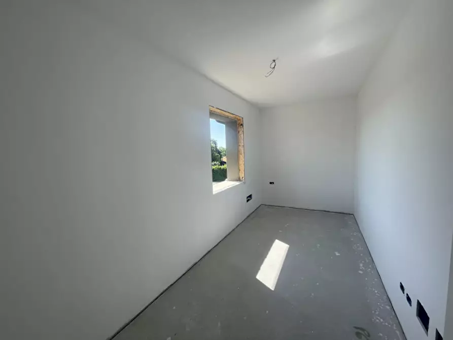 Immagine 11 di Villetta a schiera in vendita  in Via Galileo Galilei a Asolo