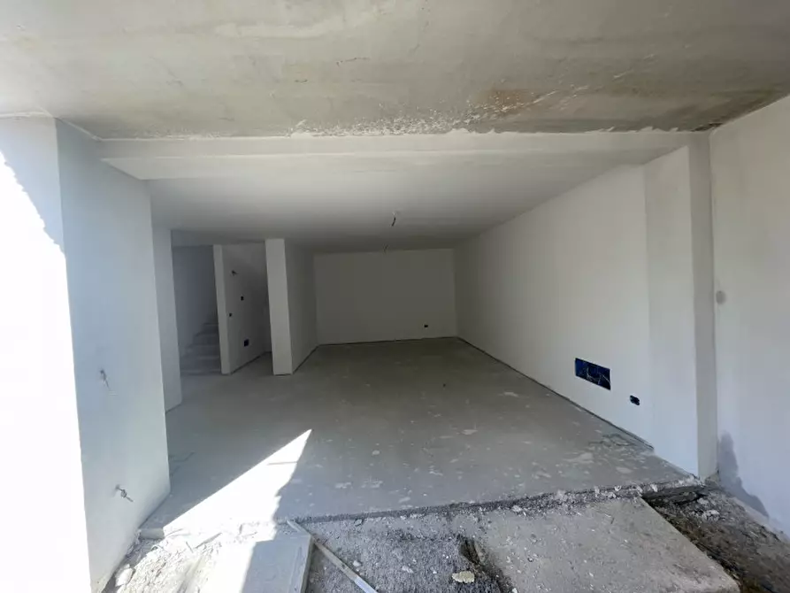 Immagine 15 di Villetta a schiera in vendita  in Via Galileo Galilei a Asolo