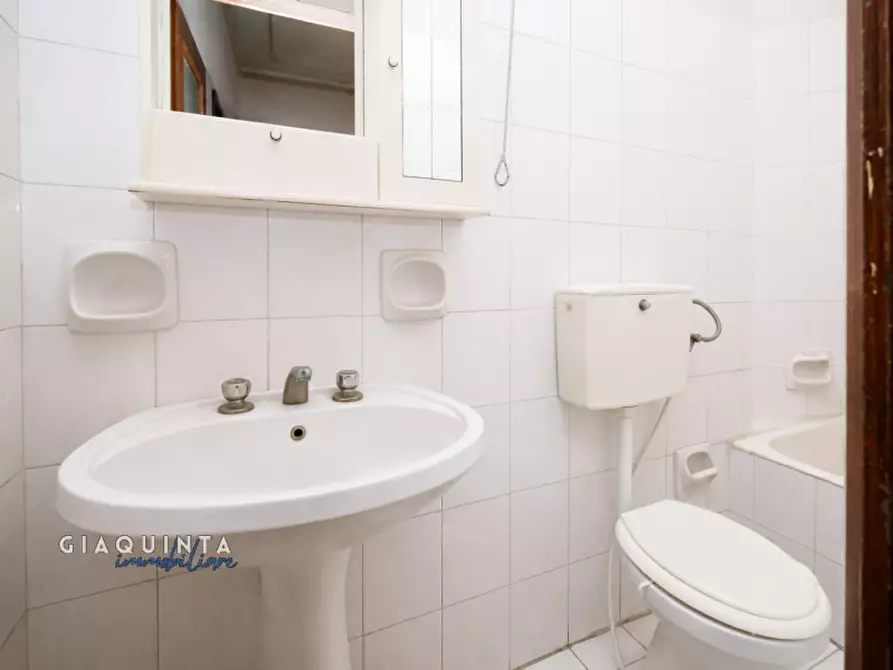 Immagine 10 di Casa indipendente in vendita  in Via Ventisette Novembre n. 20 a Palagonia