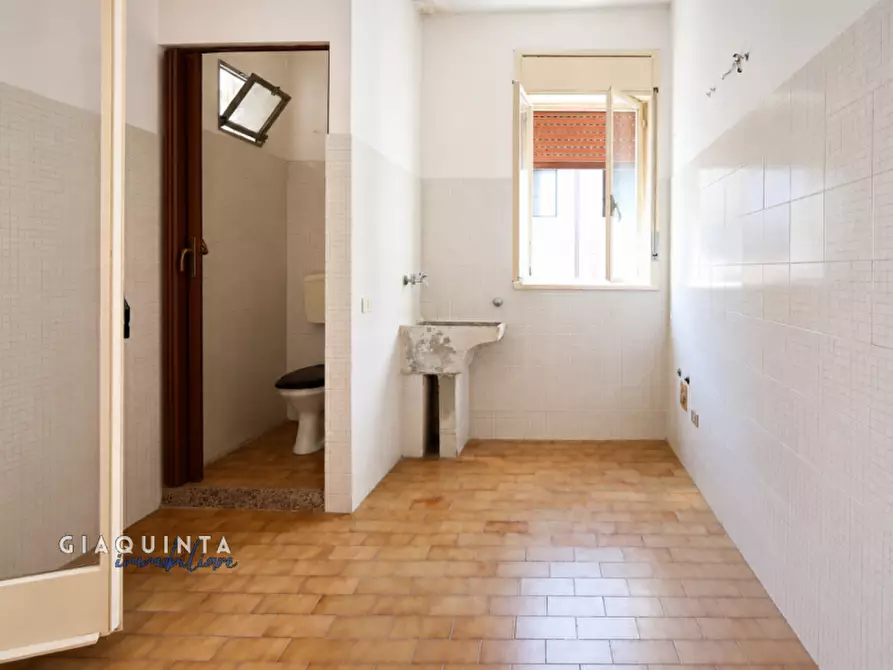 Immagine 11 di Casa indipendente in vendita  in Via Ventisette Novembre n. 20 a Palagonia