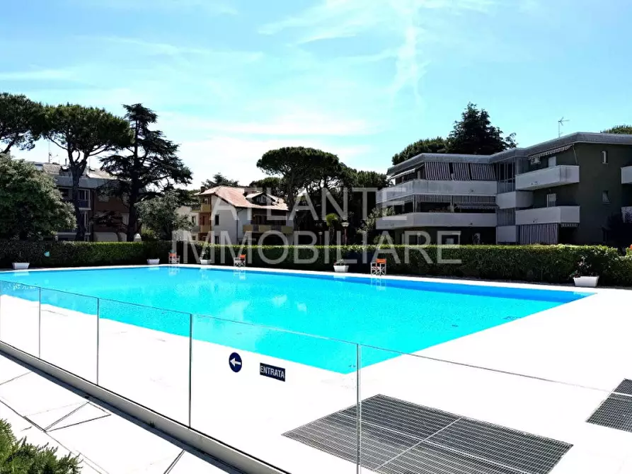 Immagine 1 di Appartamento in vendita  in Viale Montebianco a Riccione