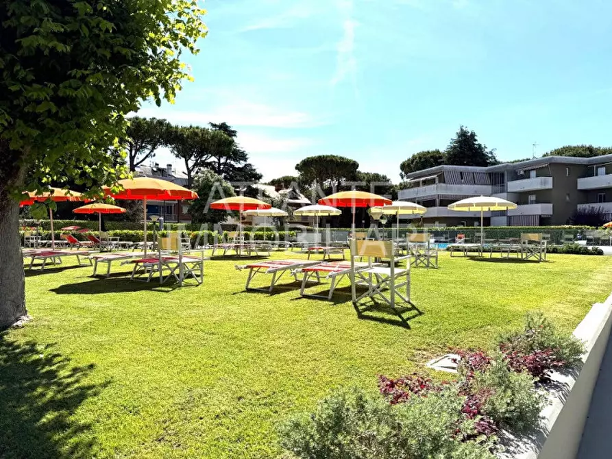Immagine 2 di Appartamento in vendita  in Viale Montebianco a Riccione