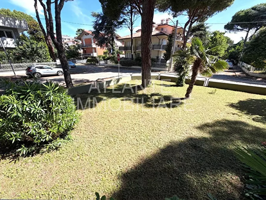 Immagine 3 di Appartamento in vendita  in Viale Montebianco a Riccione