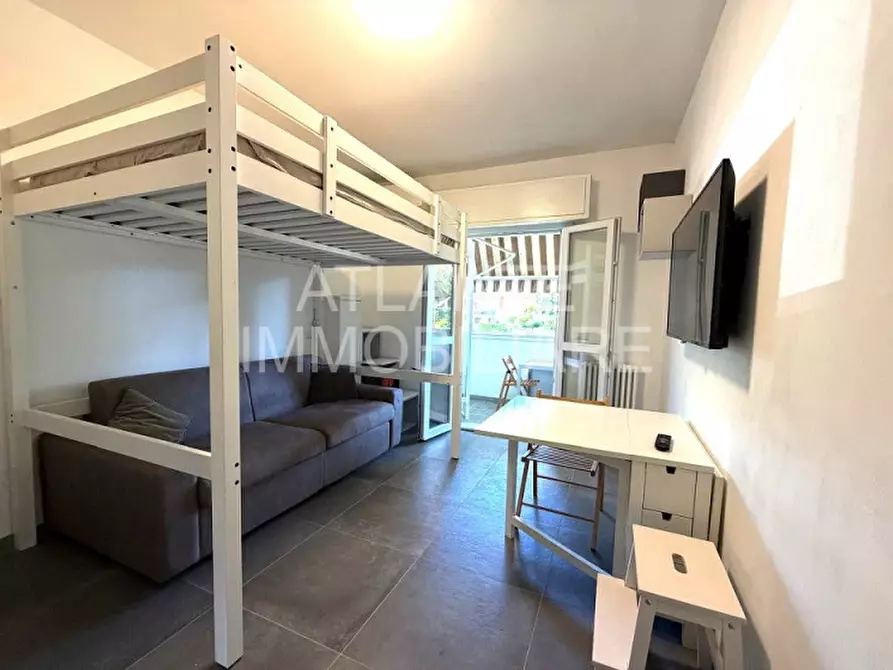 Immagine 5 di Appartamento in vendita  in Viale Montebianco a Riccione